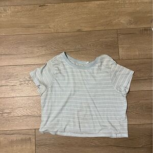 Blue stripped crop top 
Size medium